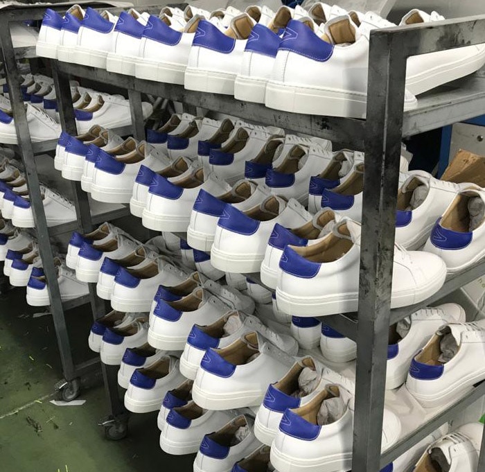Logo Sneakers - Schuhe von Born Originals